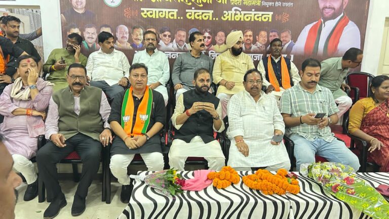 बरसते पानी में भी नहीं थमा उत्साह – भाजपा महामंत्री अखिलेश सोनी का सरगुजा में भव्य स्वागत”