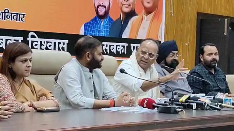 भाजपा विधायक अजय चंद्राकर के बिगड़े बोल, कहा- कांग्रेस नेता दिल्ली वालों की चाटते हैं, नीचे वालों को काटते हैं…