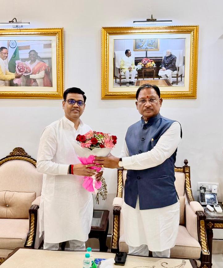 मुख्यमंत्री सलाहकार डॉ धीरेंद्र तिवारी को मिला राज्यमंत्री का दर्जा