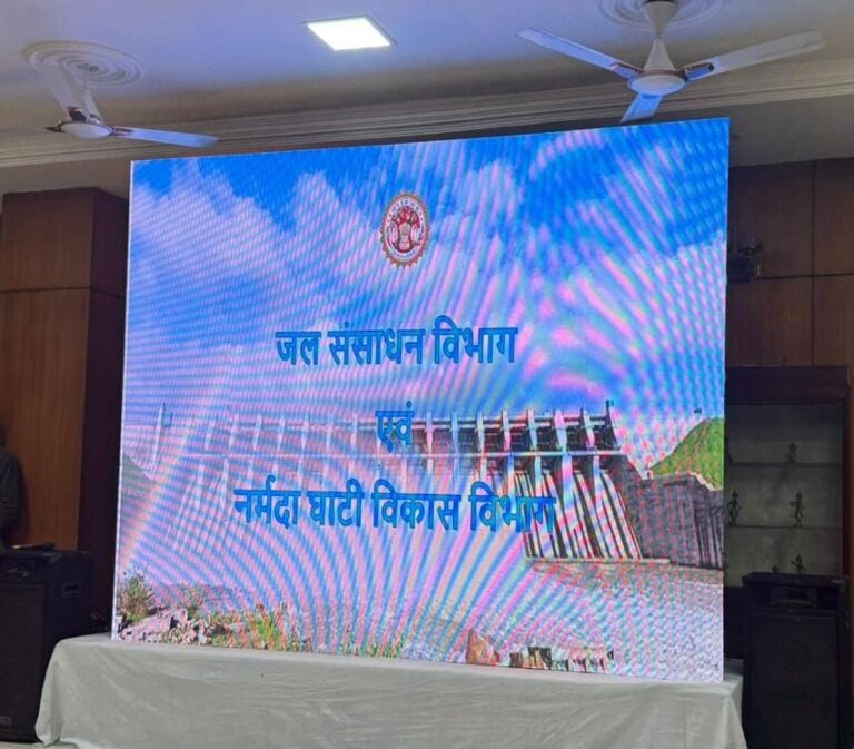 मुख्यमंत्री श्री विष्णु देव साय ने मध्यप्रदेश में नई सिंचाई तकनीक ‘प्रेशर इरिगेशन नेटवर्क’ की प्रस्तुति का किया अवलोकन