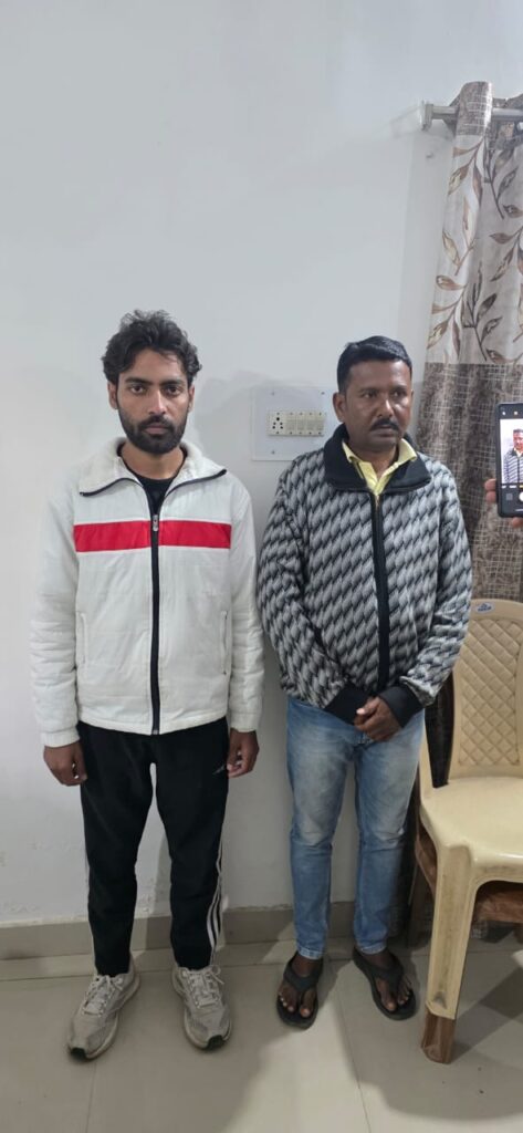घुटरा पारा स्थित उचित मूल्य की टीम दुकानों में ग़बन करने वाले दो अन्य आरोपी गिरफ़्तार