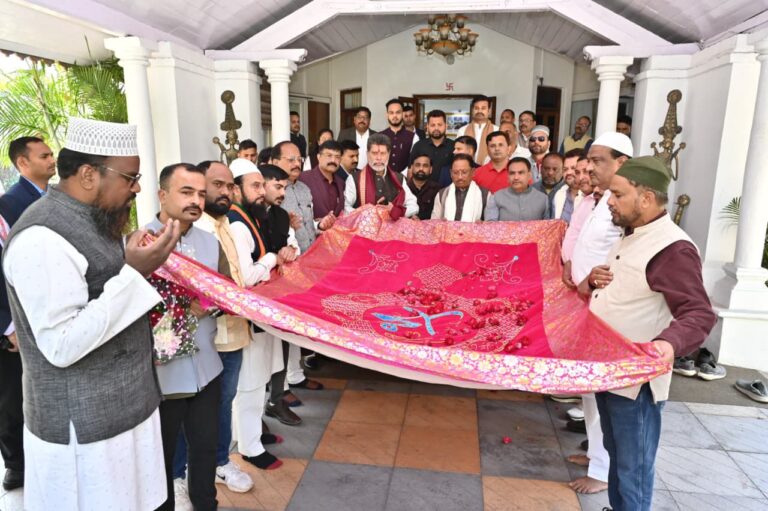छत्तीसगढ़ के मुखिया मुख्यमंत्री श्री विष्णु देव साय जी ने अजमेर शरीफ के लिए भेजी अकीदत की चादर