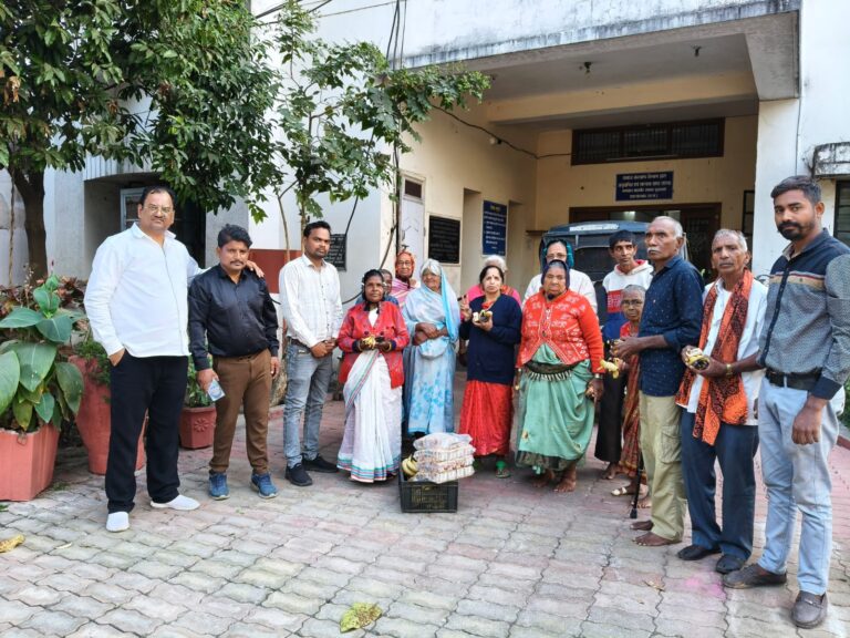 मुस्लिम राष्ट्रीय मंच 23 व स्थापना दिवस पर राजनांदगांव के वृद्धा आश्रम में फल वितरण किया गया…
