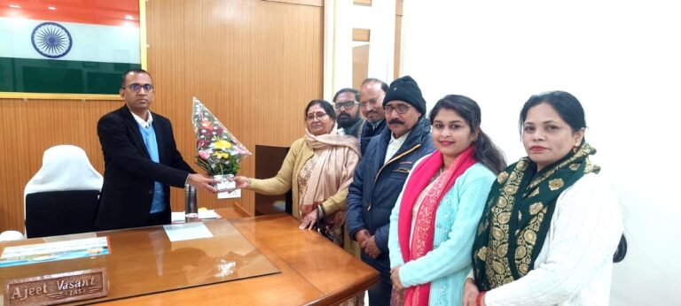 नवा बिहान नशामुक्ति जागरूकता अभियान एवं परामर्श केंद्र की टीम ने संयोजक मंगल पाण्डेय के नेतृत्व में सरगुजा कलेक्टर अजीत वसंत से की सौजन्य मुलाकात