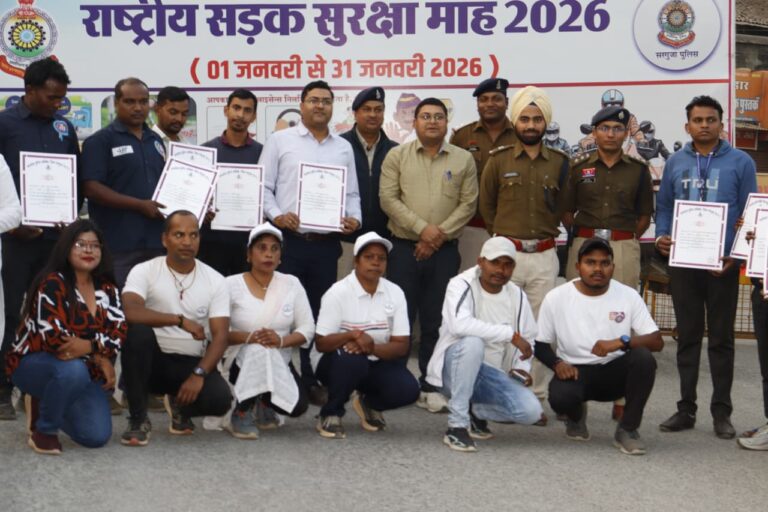 सड़क सुरक्षा माह के दौरान यातायात नियमो के प्रति जागरूकता उत्पन्न करने सारथी सम्मान सहित विभिन्न कार्यक्रम किया गया आयोजित।