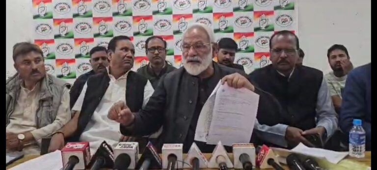 मतदाता सूचियों के गहन पुनरीक्षण की प्रक्रिया के उपरांत आज जारी अंतिम मतदाता सूचि के सामने आने के बाद कांग्रेस जिलाध्यक्ष बालकृष्ण पाठक ने कहा है कि फार्म 7 के माध्यम से भाजपा ने मतदाताओं के जिन नामों को काटने का दुर्भावनापूर्ण प्रयास किया वो विफल हो गया है।