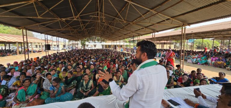 आंगनबाड़ी कार्यकर्ता/सहायिका संघ की जायज मांगो को पूर्ण न करना सरकार की संकीर्ण मानसिकता –सुशील मौर्य