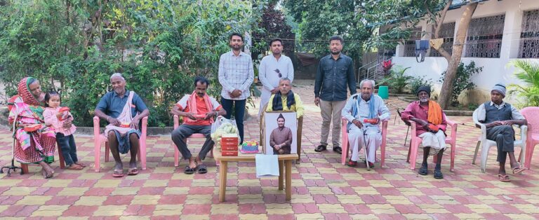 अंबिकापुर में वक्फ बोर्ड के चेयरमैन डॉ. सलीम राज का जन्मदिन वृद्ध आश्रम में मनाया गया….