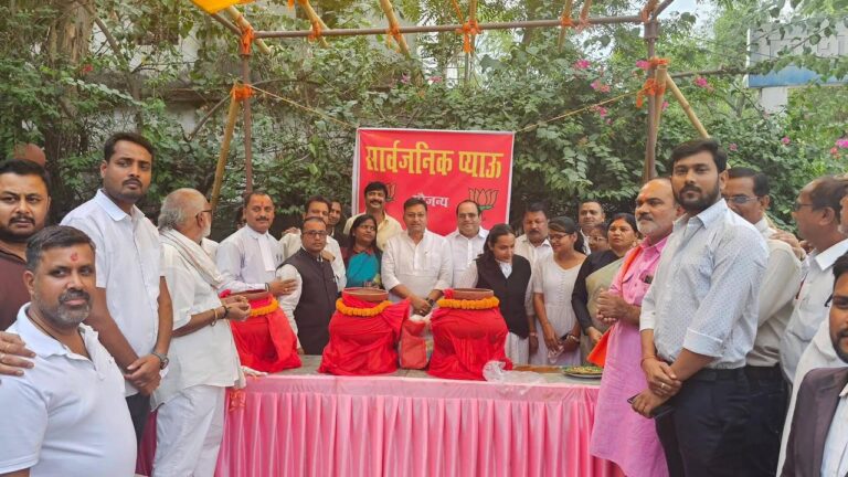 भाजपा विधि प्रकोष्ठ सरगुजा द्वारा जिला न्यायालय अंबिकापुर के समीप सार्वजनिक प्याऊ का शुभारंभ