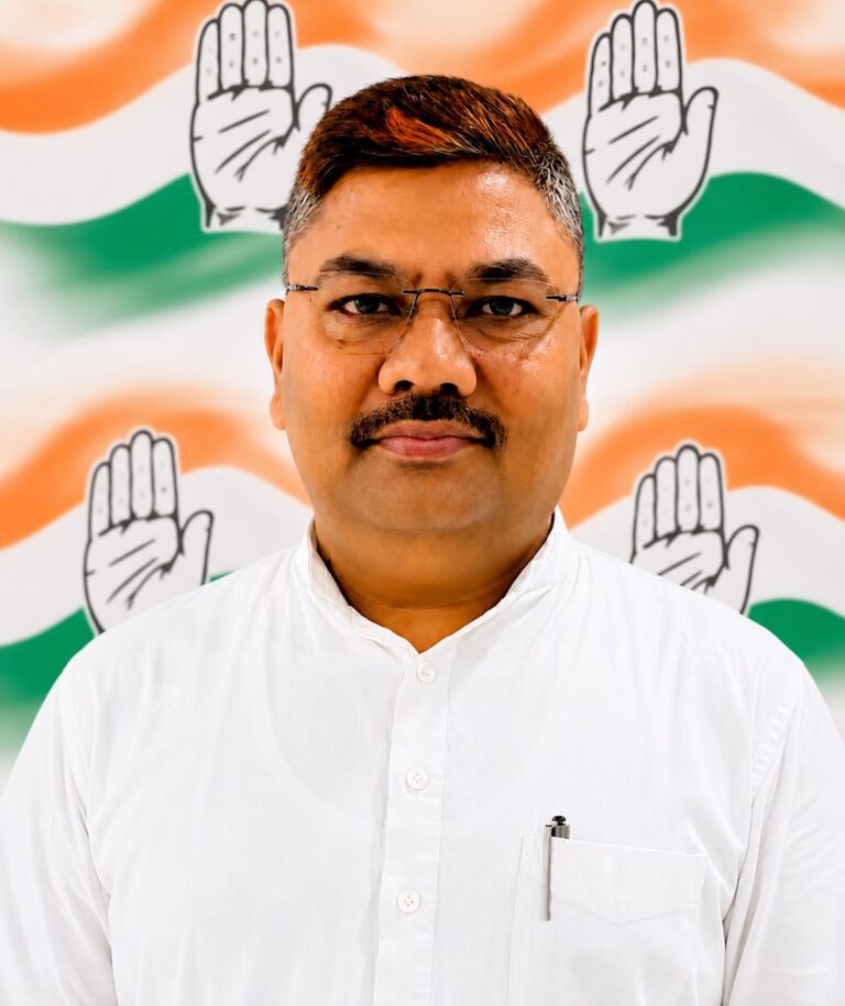 पशुधन विकास विभाग अंबिकापुर में पदस्थ नीरज सिन्हा परिचारक का विगत 10 माह से अवैध तरीके से बिना उपस्थिति के वेतन आहरित किये जाने के संबंध मे –