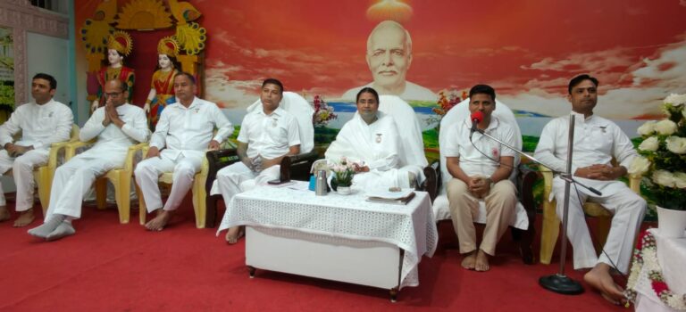 प्रजापिता ब्रह्माकुमारी ईश्वरीय विश्व विद्यालय अंबिकापुर में ब्रह्माकुमारी संस्था की प्रथम प्रशासिका मातेश्वरी जगदंबा सरस्वती की पुण्य स्मृति दिवस मनाया गया।