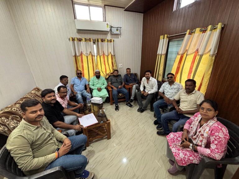 प्रेस क्लब कुसमी की बैठक संपन्न, कार्यकारिणी का विस्तार पांच और पत्रकार बने प्रेस क्लब के सदस्य