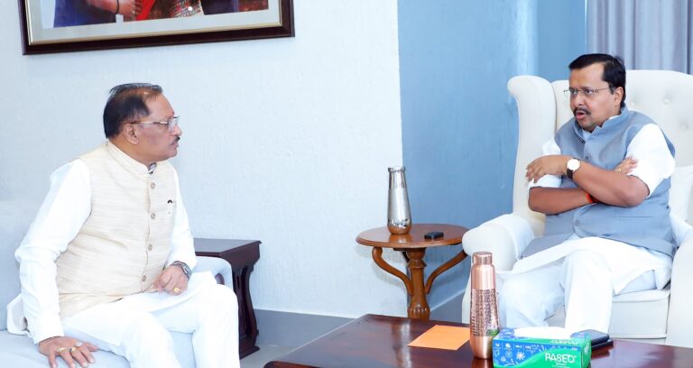 मुख्यमंत्री विष्णुदेव साय ने भाजपा के राष्ट्रीय अध्यक्ष नितिन नबीन से की सौजन्य भेंट