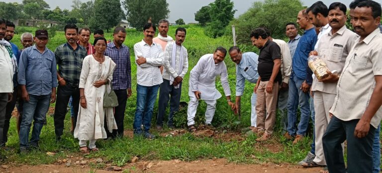 आदि बाबा के जन्मदिवस पर हरियाली का संदेश, शहर से महामाया पहाड़ तक हुए पौधारोपण कार्यक्रम
