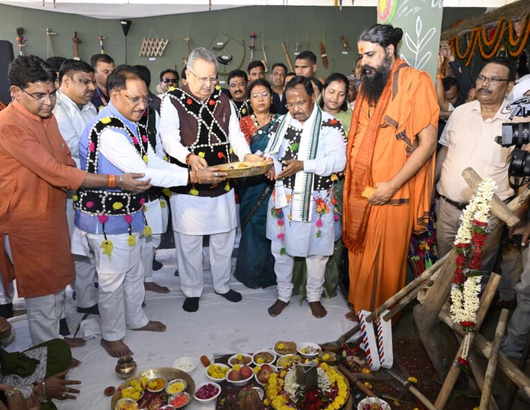 हरेली तिहार पर मुख्यमंत्री निवास में साकार हुई छत्तीसगढ़ की लोक संस्कृति, कृषि परंपरा और ग्रामीण जीवन की जीवंत झांकी