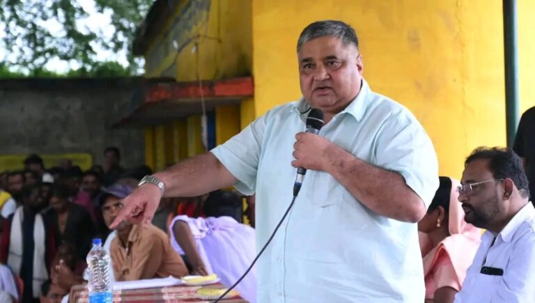 ग्रामीणों की समस्याओं के त्वरित निराकरण के लिए मंत्री राजेश अग्रवाल ने दिए अधिकारियों को निर्देश