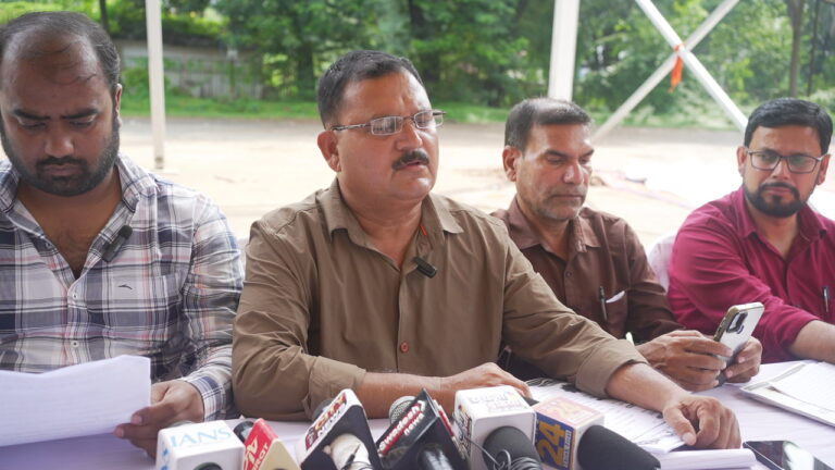 सीरतुनंबी कमेटी अंबिकापुर द्वारा दुनिया को अमन, चैन, शांति,बंधुत्व, महिला अधिकार, सांप्रदायिक सद्भावना और आपसी भाईचारे का संदेश देने वाले पैगंबर मोहम्मद साहब (स.अ.व.) का जन्मदिन जश्ने ईद मिलादुन्नबी इस वर्ष भी परंपरागत एवं गरिमामय ढंग से आगामी 26 अगस्त को धूमधाम से मनाया जाएगा।