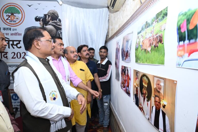 तस्वीरों ने ताजा कीं मुख्यमंत्री श्री विष्णुदेवसाय की पुरानी यादें : मुख्यमंत्री श्री विष्णुदेव साय ‘दृश्य संवाद 2026’ के समापन समारोह में हुए शामिल