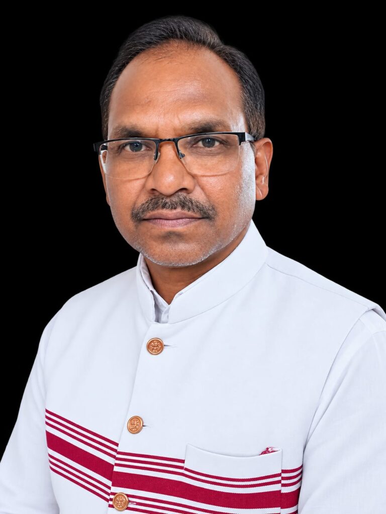 उरांव समाज पड़हा व्यवस्था सीतापुर की नवीन कार्यकारिणी का गठन, तिलक राम भगत बने अध्यक्ष
