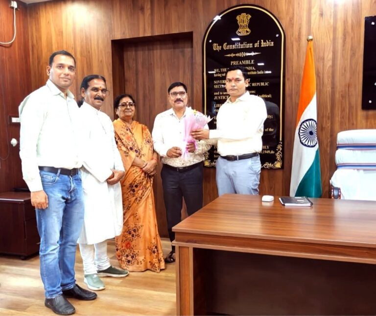 पुलिस अधीक्षक महोदय सुरजपुर योगेश पटेल जी छत्तीसगढ़ से नवा बिहान नशामुक्ति जागरूकता अभियान एवं परामर्श केंद्र सरगुजा के टीम ने सौजन्य मुलाकात किया।