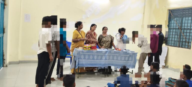रक्षाबंधन पर बहनो ने अपचारी बच्चो के साथ समय बिताया