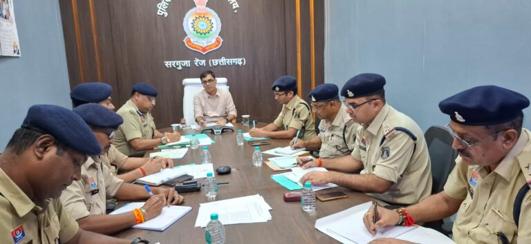 अपराधियों पर नकेल कसने हेतु, निगरानी गुण्डा बदमाशो, गैंग हिस्ट्रीशीट की पुलिस ने खोली कुंण्डली