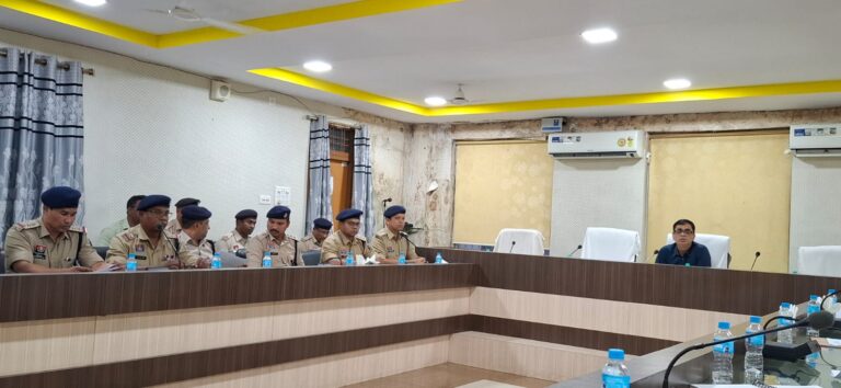आपातकालीन सेवा डॉयल 112 में तैनात कर्मचारीयों द्वारा ड्यूटी के दौरान लापरवाही बरते पाये जाने पर 02 कर्मचारियों को सेवा से किया गया पृथक