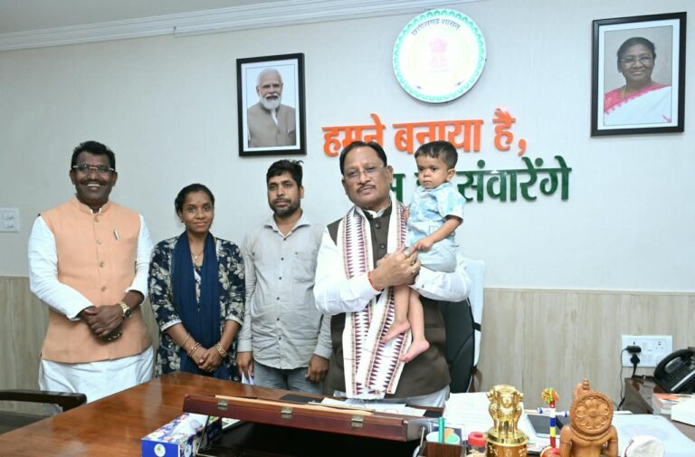 मुख्यमंत्री श्री साय की संवेदनशील पहल से दुर्लभ बीमारी से जूझ रहे 10 वर्षीय रिमोन के परिवार में जगी नई उम्मीद