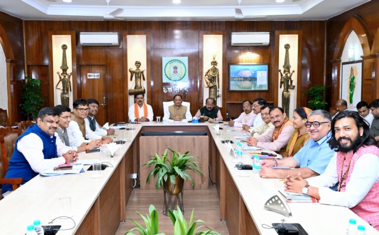 आज छत्तीसगढ़ मंत्रिपरिषद ने हमारे माननीय प्रधानमंत्री श्री नरेन्द्र मोदी जी के सरकार के मुखिया के रूप में निरंतर 25 वर्ष पूर्ण होने पर अभिनंदन प्रस्ताव पारित किया है।