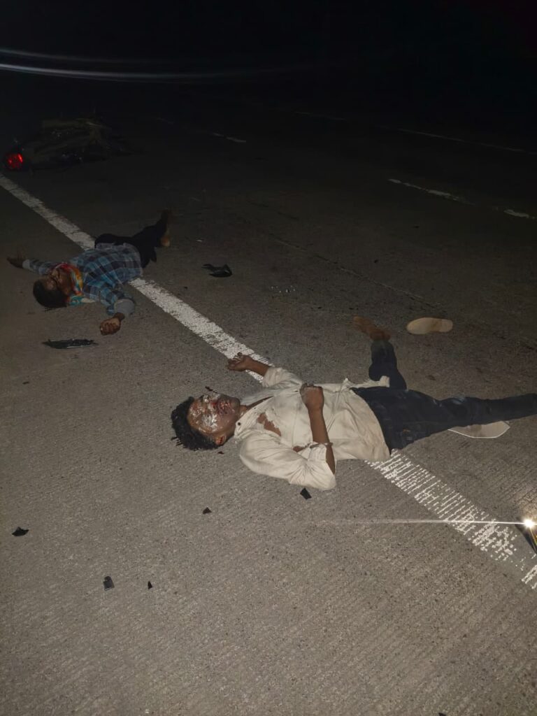 सूरजपुर ब्रेकिंग – अज्ञात वाहन की टक्कर से बाइक सवार दो युवकों की मौत
