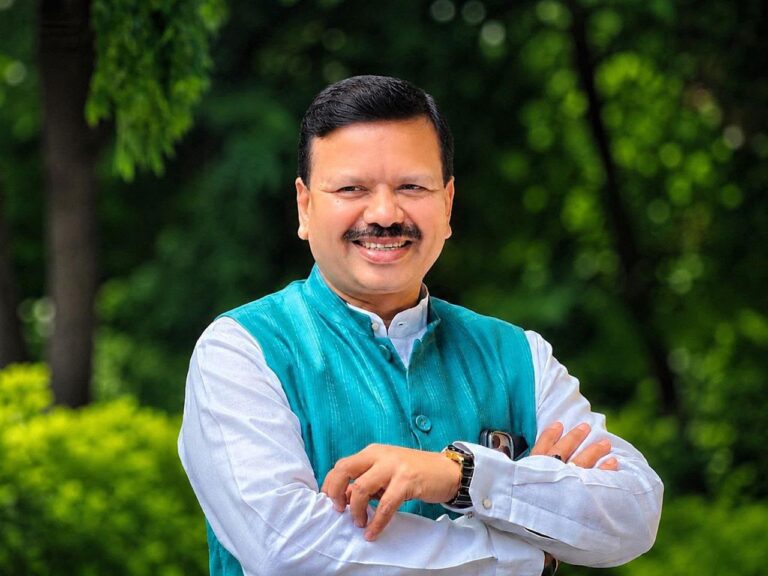 बस किराया बढ़ाकर भाजपा सरकार ने आम यात्रियों के सफर किया महंगा : विनोद चंद्राकर