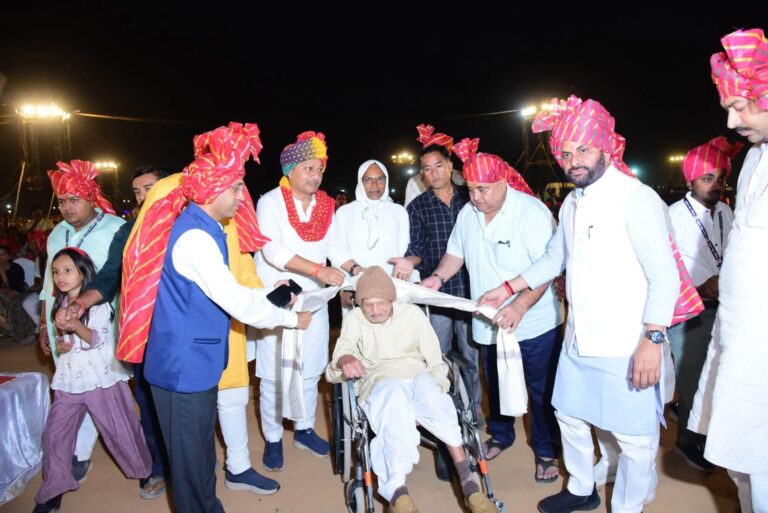 अंबिकापुर में विजयादशमी का भव्य आयोजन, कैबिनेट मंत्री राजेश अग्रवाल की मौजूदगी में सनातन संस्कृति और श्रीराम के आदर्शों का गूंजा संदेश,,,